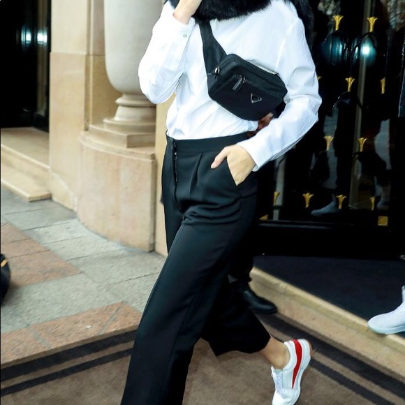 100% AUTH PRADA FANNY WAIST BELT BAG W/CARDS - Picture 2 of 8